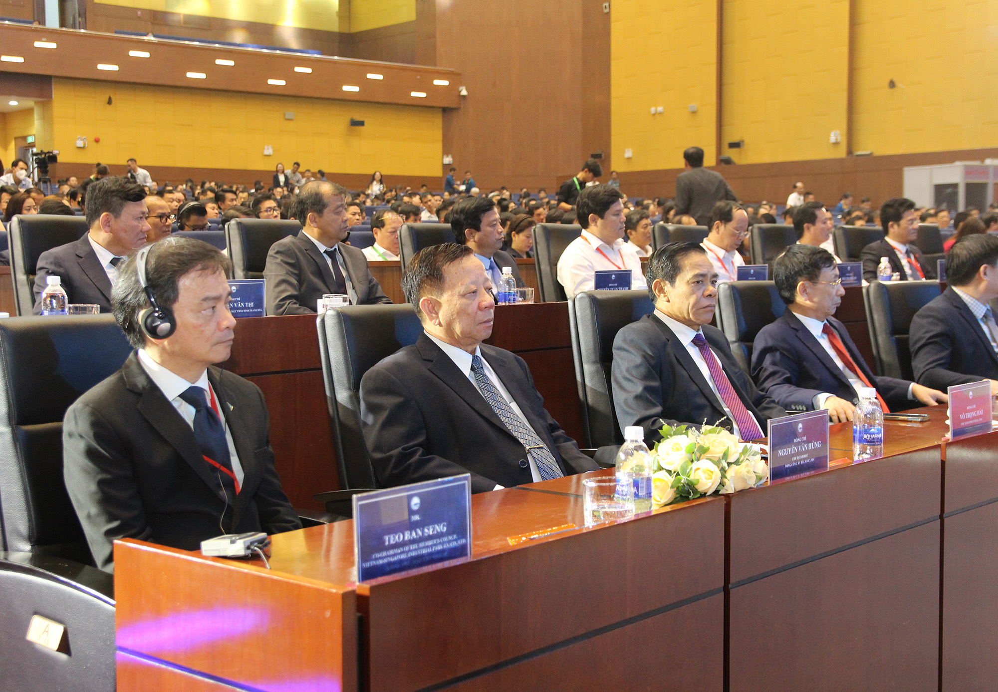 Đồng chí Nguyễn Văn Hùng - Chủ tịch HĐQT Tổng Công ty Becamex IDC(thứ 2, bên trái qua) và các đại biểu tại Sự kiện (Ảnh: H.Hào).